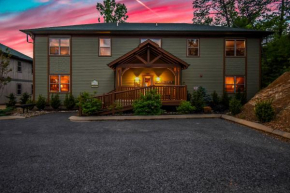 SmokyStays 10 Bedroom Cabin Pigeon Forge